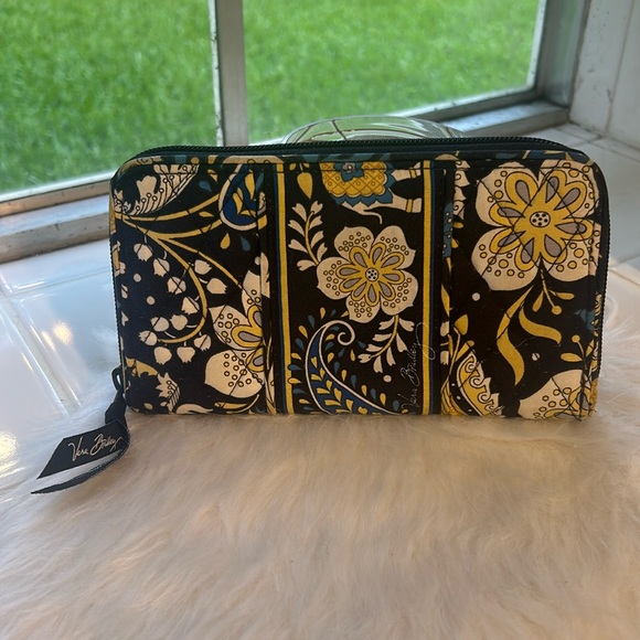Vera Bradley Ellie Elephant wallet, EUC - Picture 2 of 8